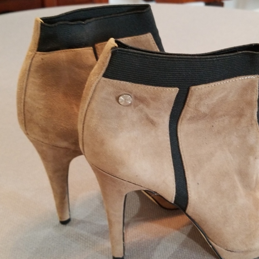 Boots - Picture 3 of 5